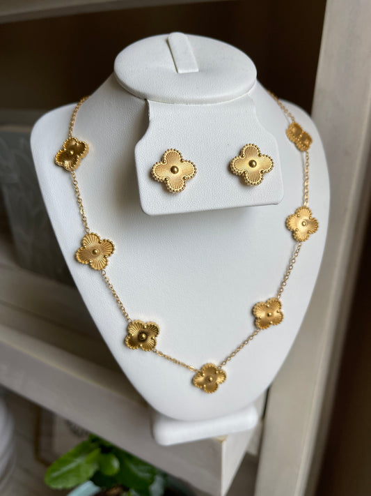 Golden Lucky Clover Necklace Set